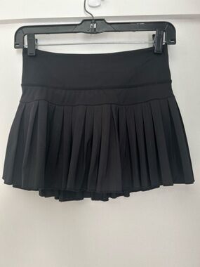 Goldhinge Pleated Tennis Skirt Black Small( estimated size)